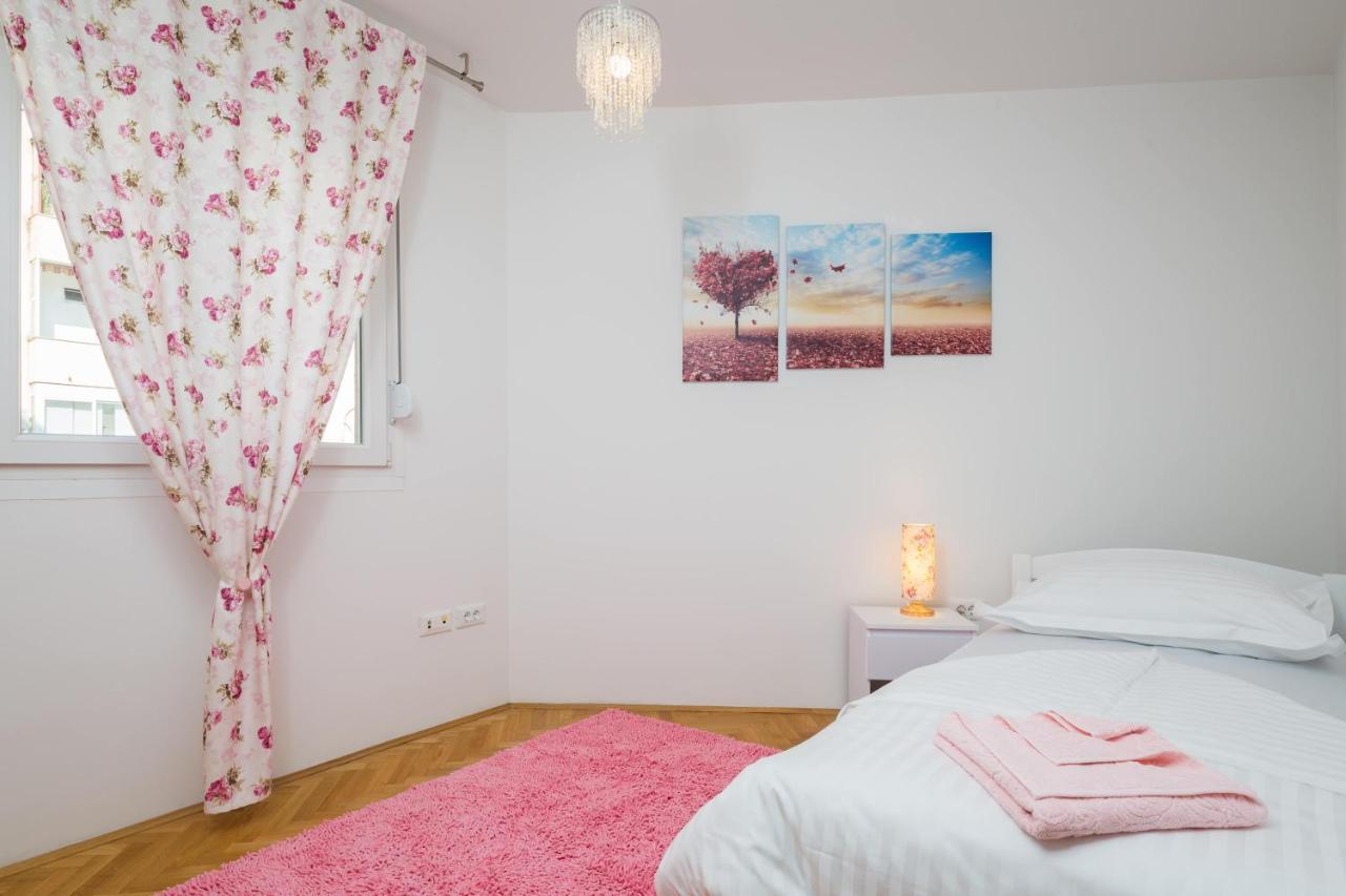 Free Private Garage Apartment *