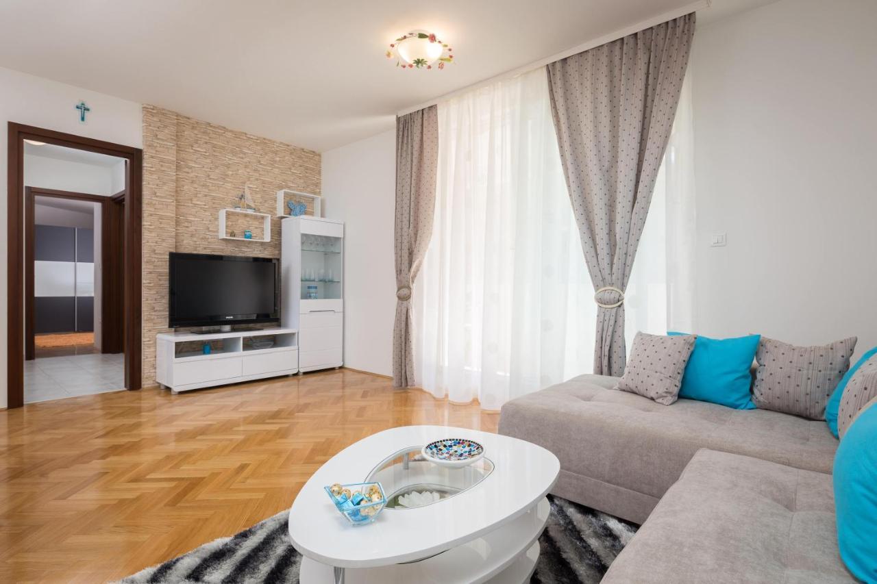 Free Private Garage Appartement *
