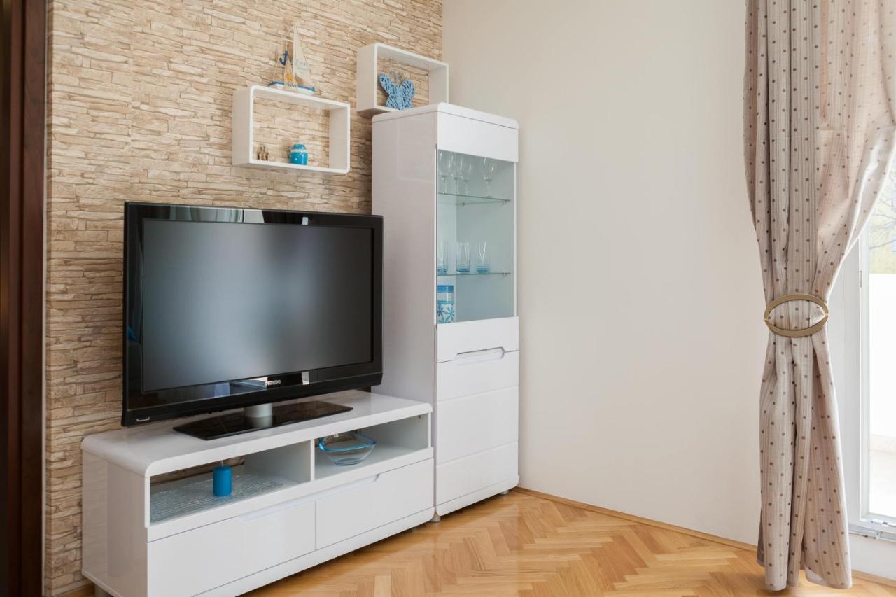 Free Private Garage Appartement Split